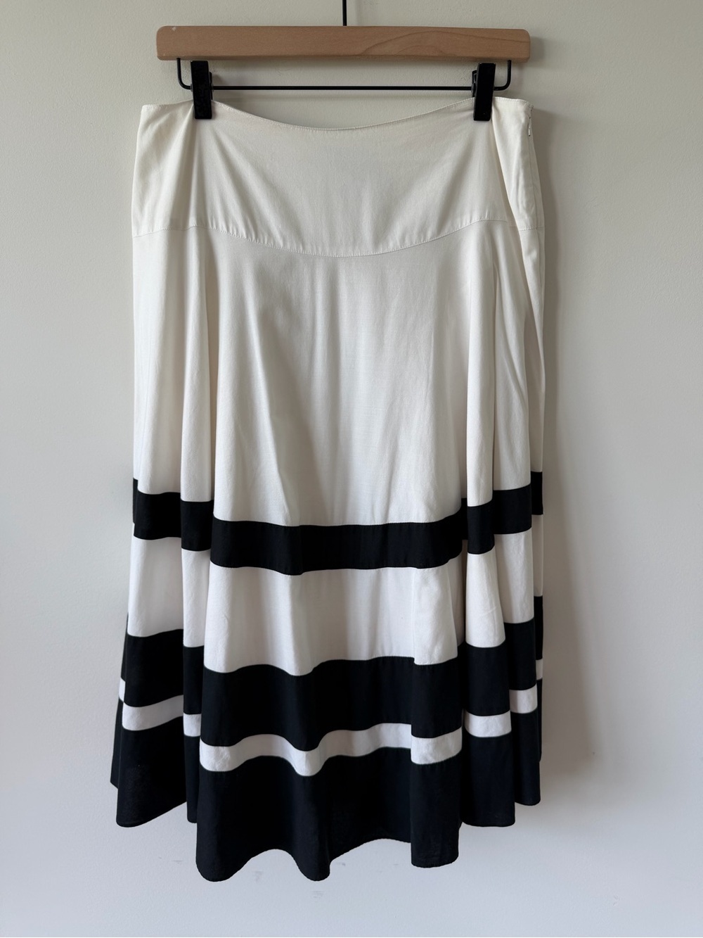 Nine West black and white striped A-line flare midi skirt 100% Cotton
